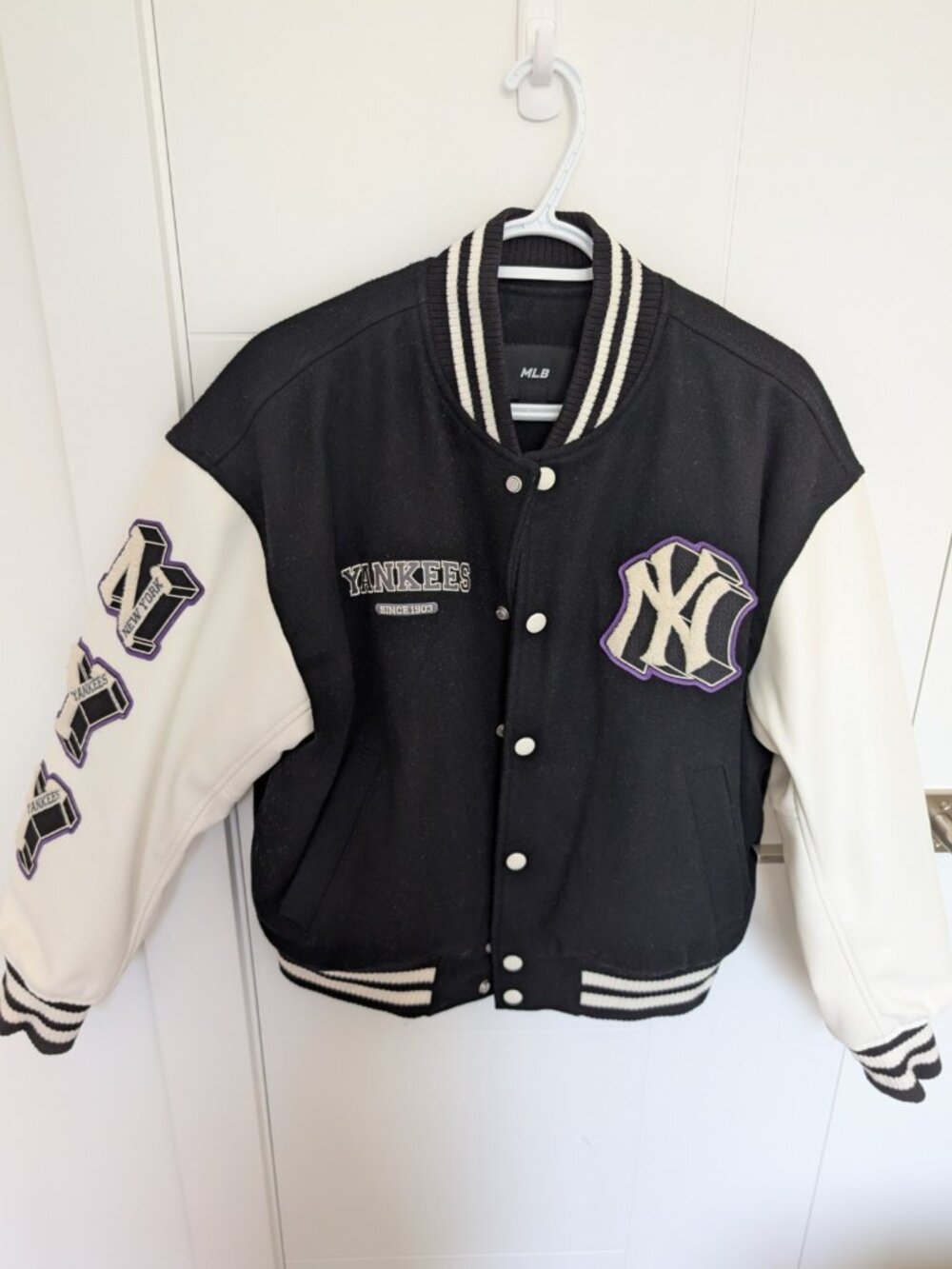 MLB New York Yankees Varsity Jacket Black & White Size M
